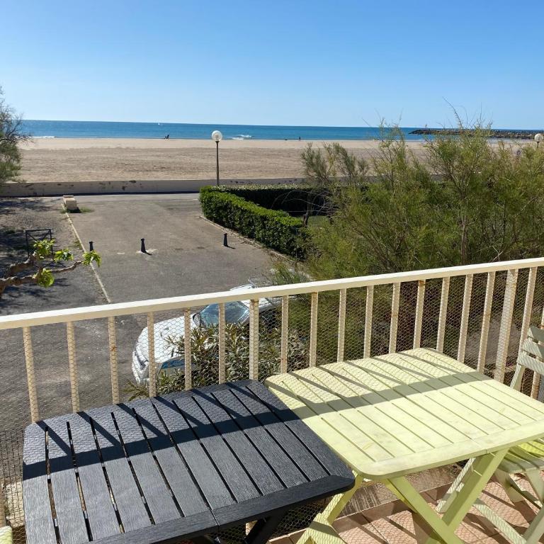 Appartement Saint Pierre 30m de la plage - Apartment - 2