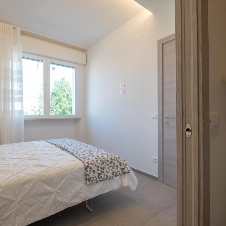 168 - Trilocale al primo piano in centro a Marcelli, a 50 mt dal mare, aria condizionata - SPIAGGIA INCLUSA - Appartamento con 2 Camere da Letto - 3