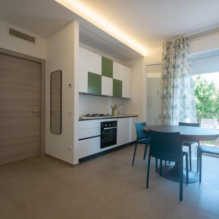 168 - Trilocale al primo piano in centro a Marcelli, a 50 mt dal mare, aria condizionata - SPIAGGIA INCLUSA - Appartamento con 2 Camere da Letto - 10