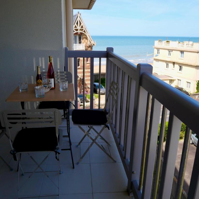 Appartement Vue Mer - 30 m de la plage - 5 minutes à pied du centre ville et du Casino - Apartamento de 1 dormitorio - 3