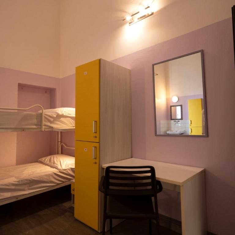Hotel & Hostel 7 - Bed in 4-Bed Female Dormitory Room - 8