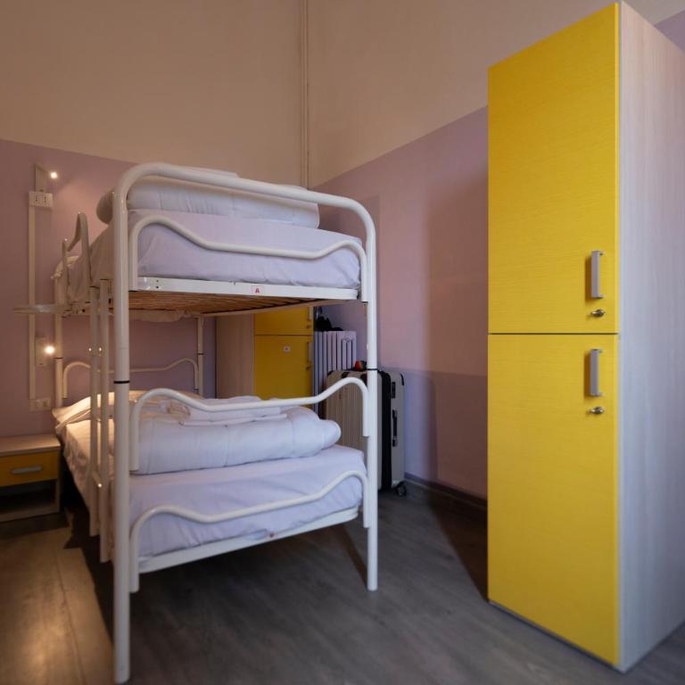 Hotel & Hostel 7 - Bed in 4-Bed Female Dormitory Room - 9