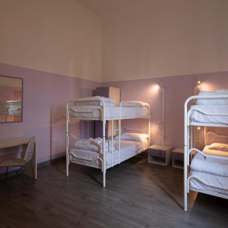 Hotel & Hostel 7 - Bed in 4-Bed Mixed Dormitory Room - 3