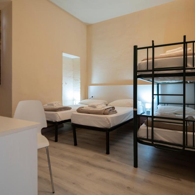 Hotel & Hostel 7 - Quadruple Room - 4