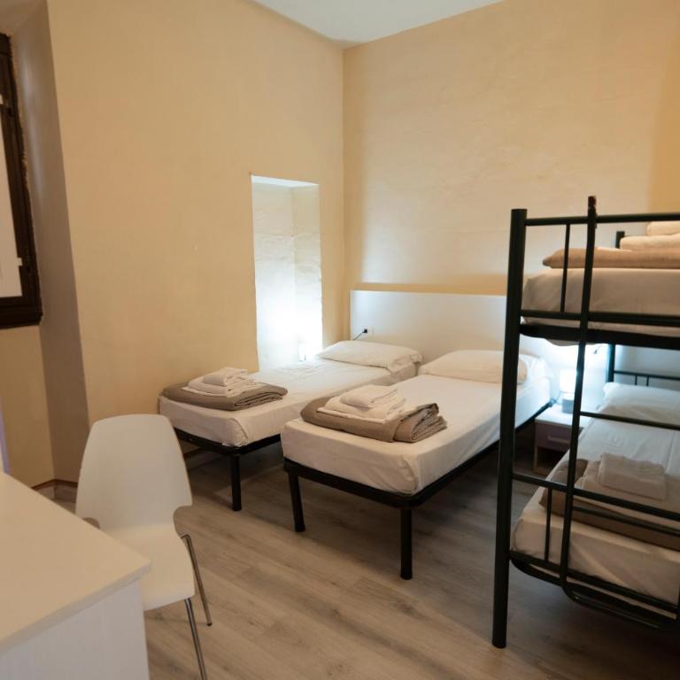 Hotel & Hostel 7 - Quadruple Room - 5