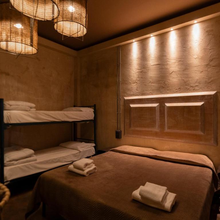 Hotel & Hostel 7 - Superior Quadruple Room - 1