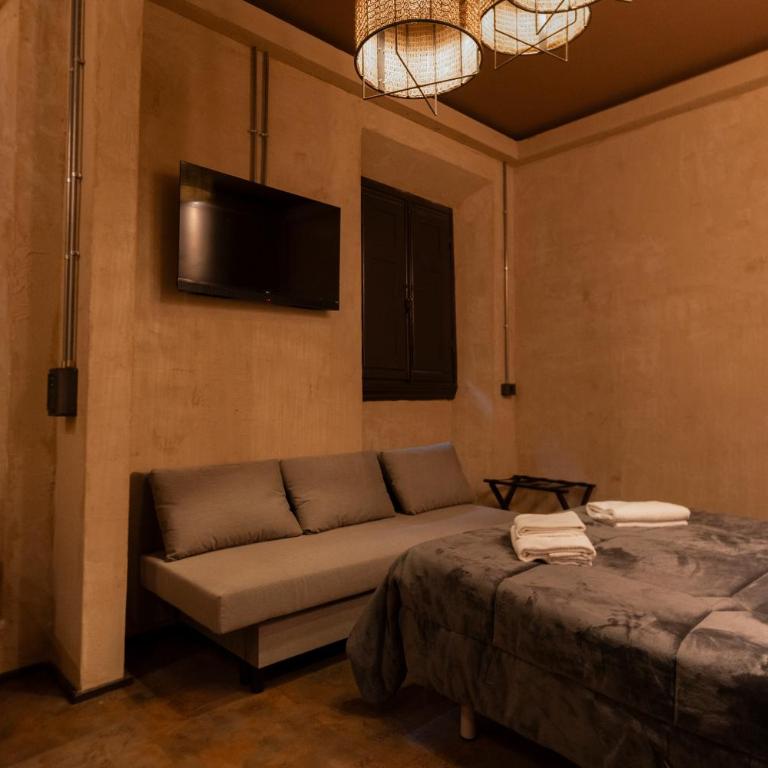 Hotel & Hostel 7 - Superior Triple Room - 5
