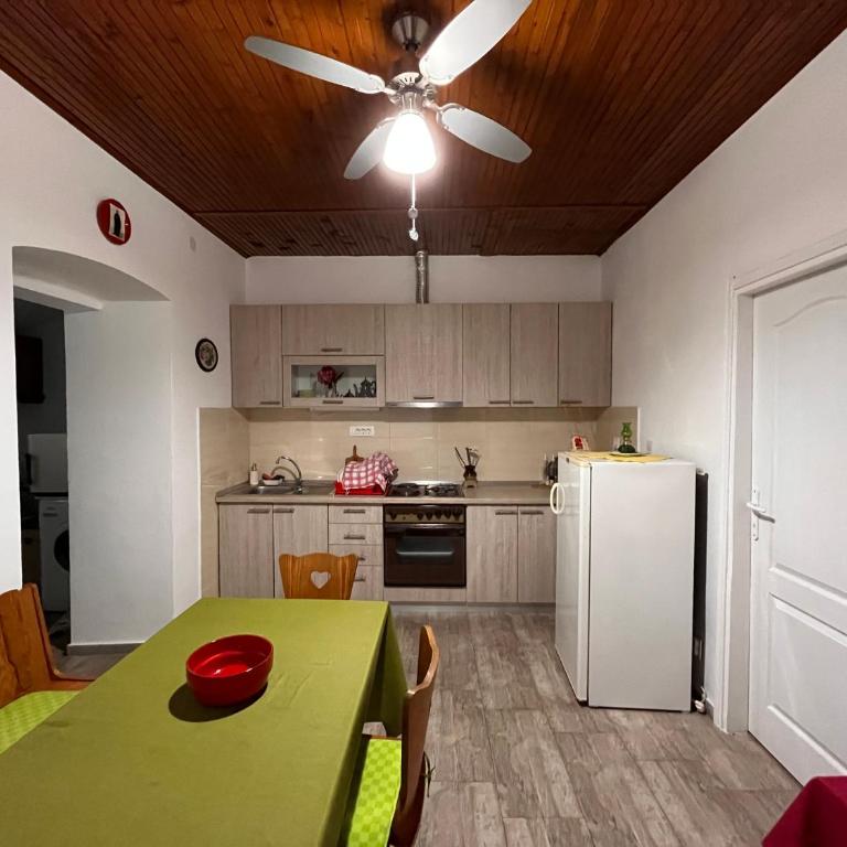 Grandma Nana House - Two-Bedroom House - 18