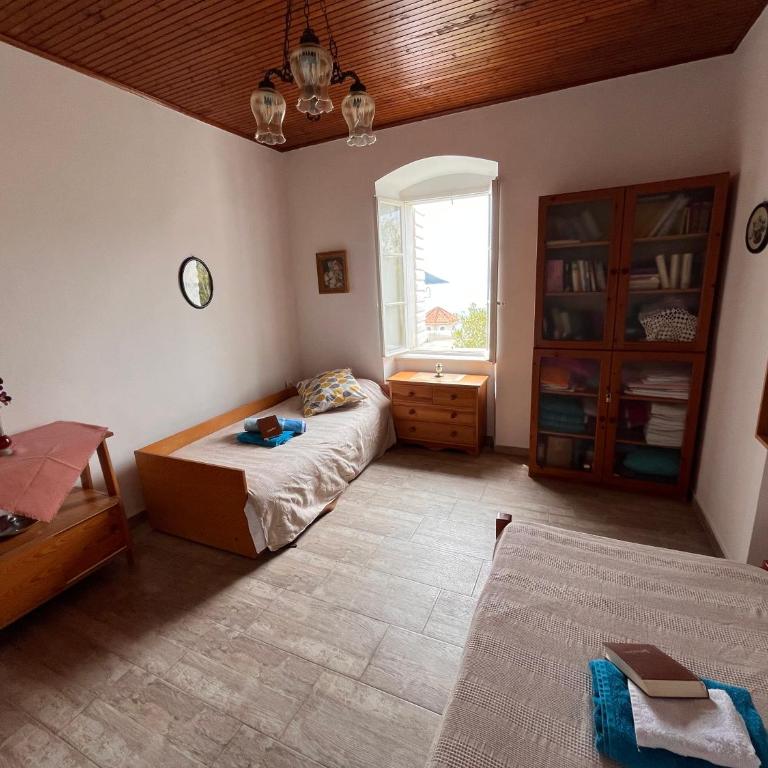 Grandma Nana House - Two-Bedroom House - 4