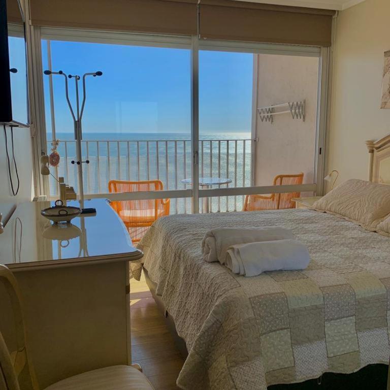 Departamento de tres ambientes frente al mar - Apartamento de 2 dormitorios - 1