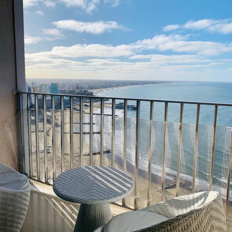 Departamento de tres ambientes frente al mar - Apartamento de 2 dormitorios - 13