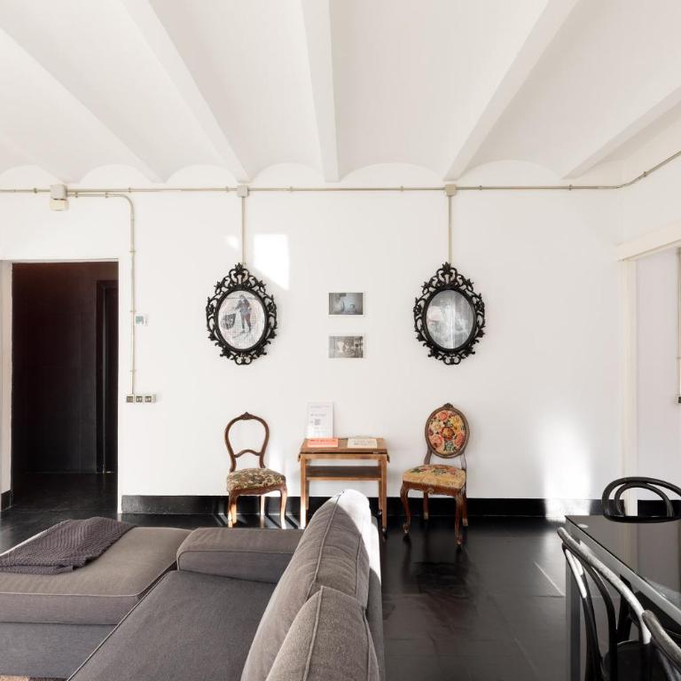 Eulalias Lodges Barcelona - Three-Bedroom Apartment - 24