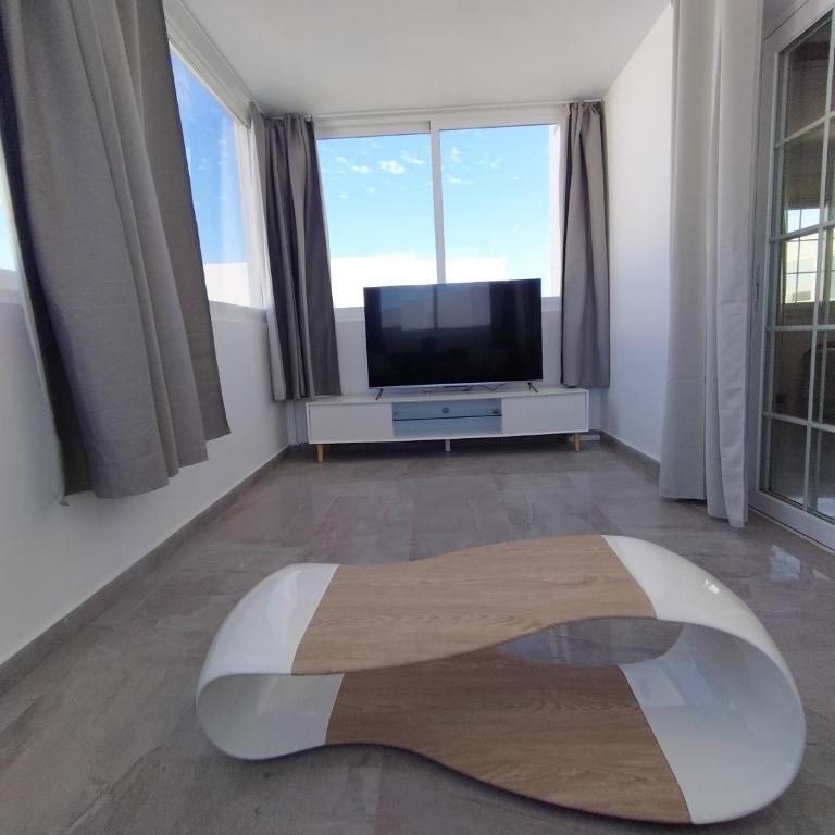 LUXURY RUBICON Jacuzzi y Piscina - Three-Bedroom Villa - 40