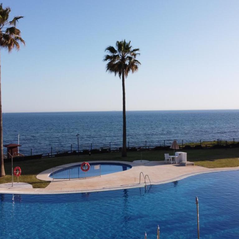 Frontline Beach ground floor with privet garden, Mi Capricho 16 - Apartamento de 2 dormitorios - 55