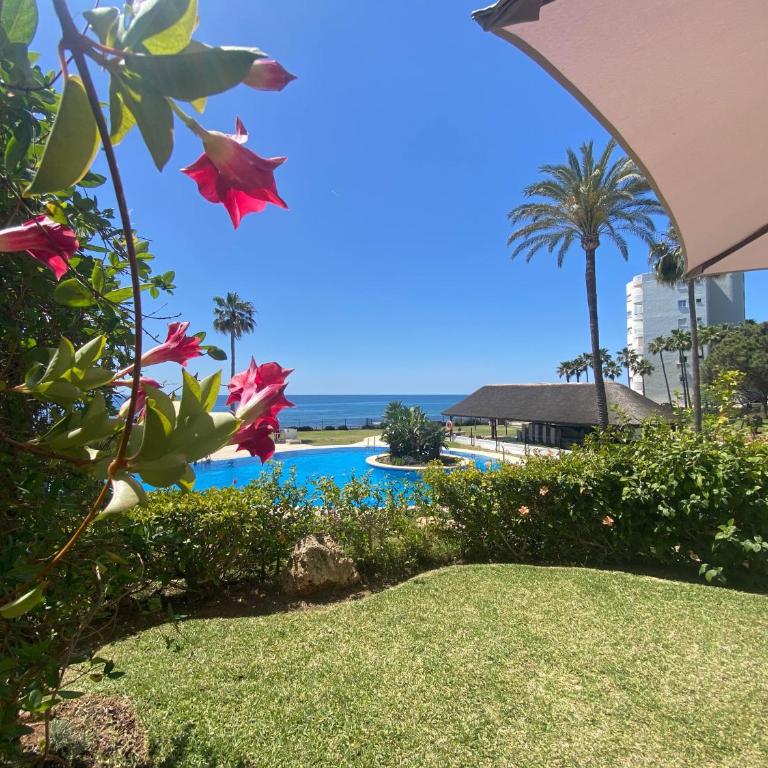 Frontline Beach ground floor with privet garden, Mi Capricho 16 - Apartamento de 2 dormitorios - 72