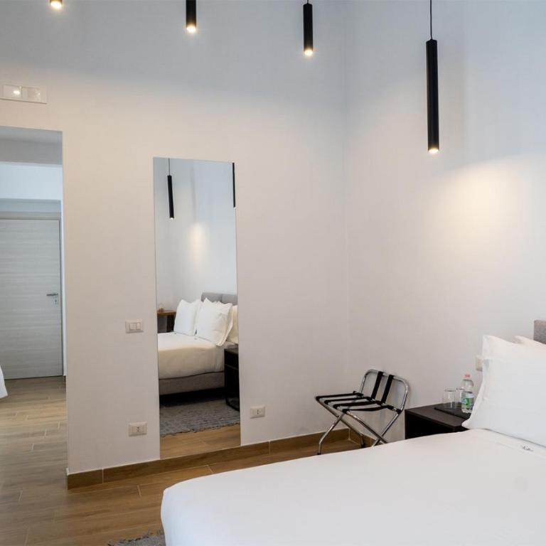 4HEAVENS Rooftop by 4Heavens Naples - Deluxe Zimmer - 6
