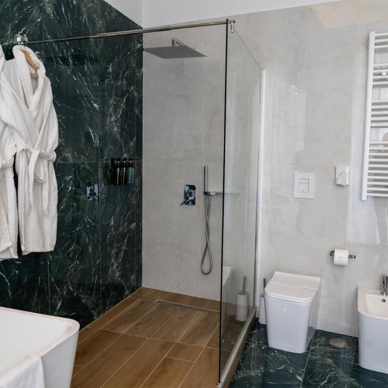 4HEAVENS Rooftop by 4Heavens Naples - Deluxe Familiensuite - 17
