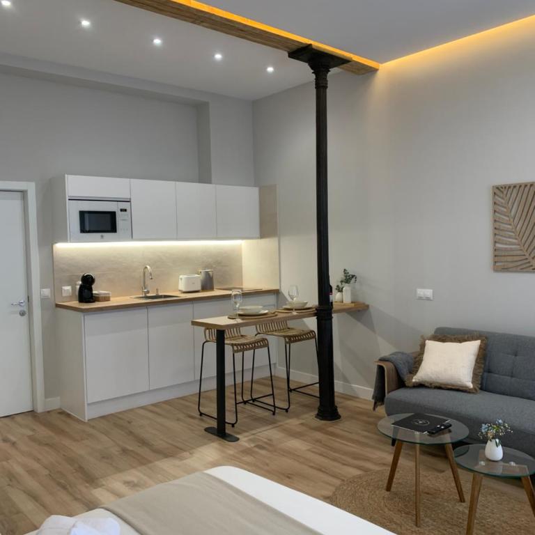 Aljara Suites - Apartamento Estudio con balcón - 4
