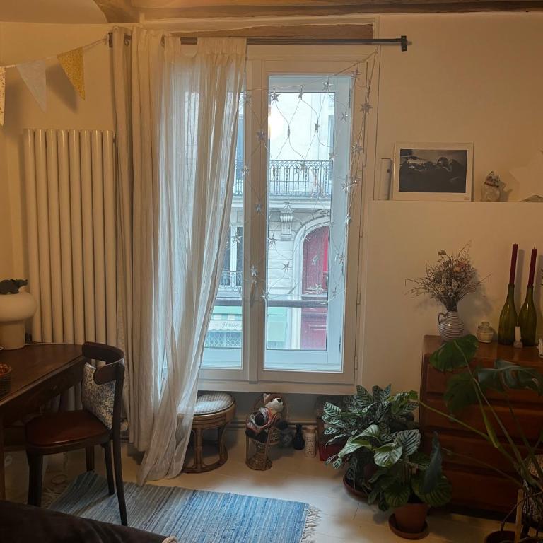 Deux chambres en plein cœur de Montmartre, Paris - Chambre Double avec Salle de Bains Privative - 3