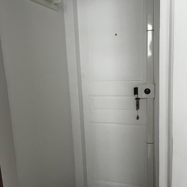 Deux chambres en plein cœur de Montmartre, Paris - Chambre Double avec Salle de Bains Privative - 10