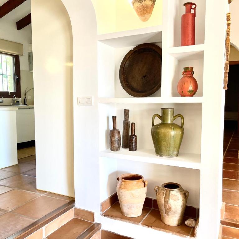 Villa de estilo español con jardín y piscina - Villa - 10
