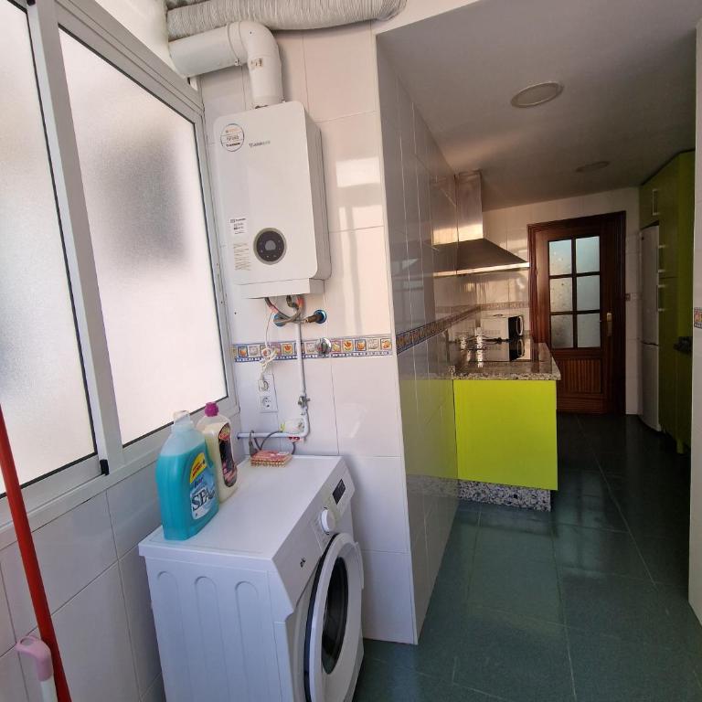 Virgen de Luján Triana - Three-Bedroom Apartment - 13