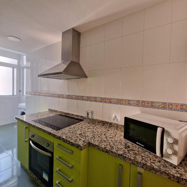 Virgen de Luján Triana - Three-Bedroom Apartment - 11