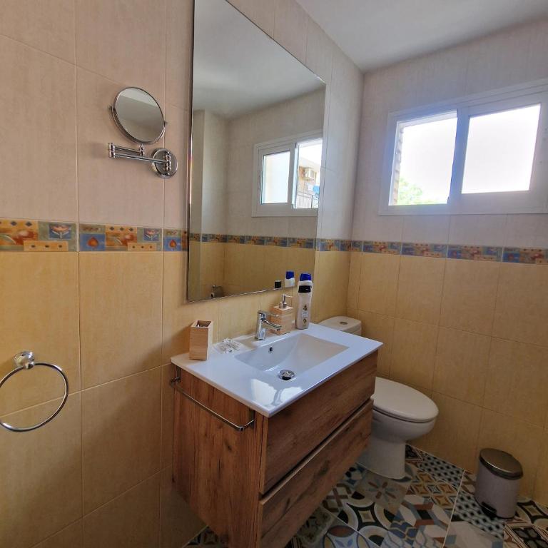Virgen de Luján Triana - Three-Bedroom Apartment - 15