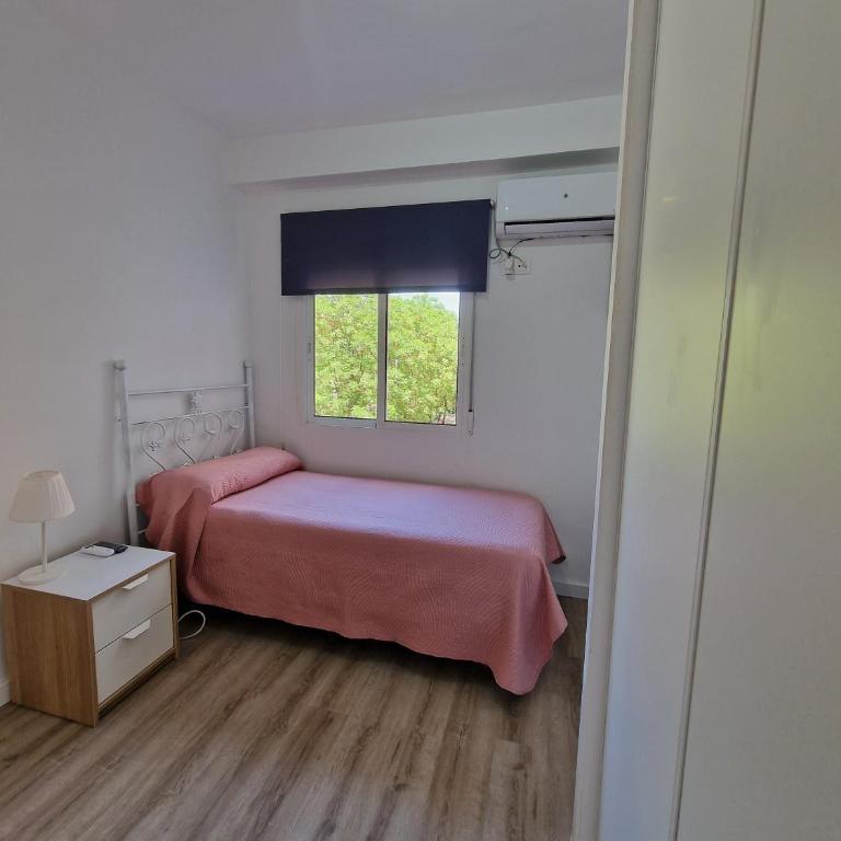 Virgen de Luján Triana - Three-Bedroom Apartment - 30