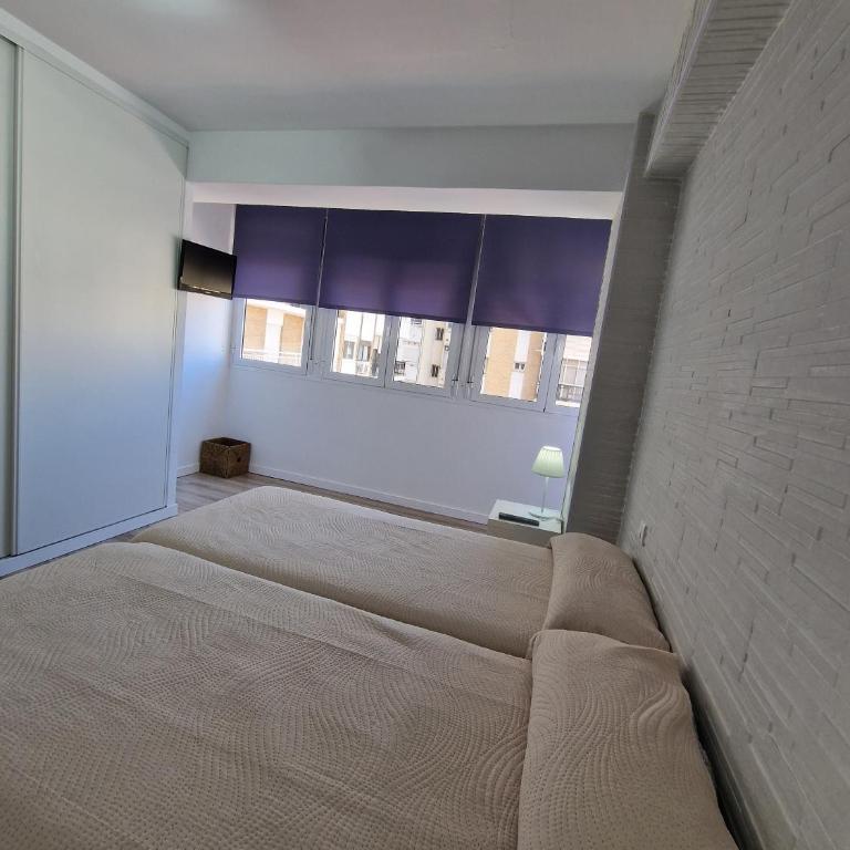 Virgen de Luján Triana - Three-Bedroom Apartment - 19