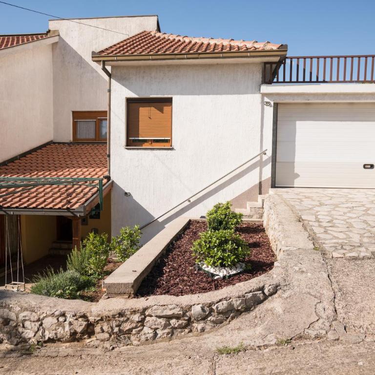 Apartman Emina - Three-Bedroom Apartment - 30