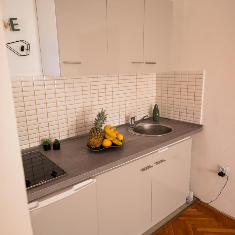 Apartman Emina - Three-Bedroom Apartment - 38