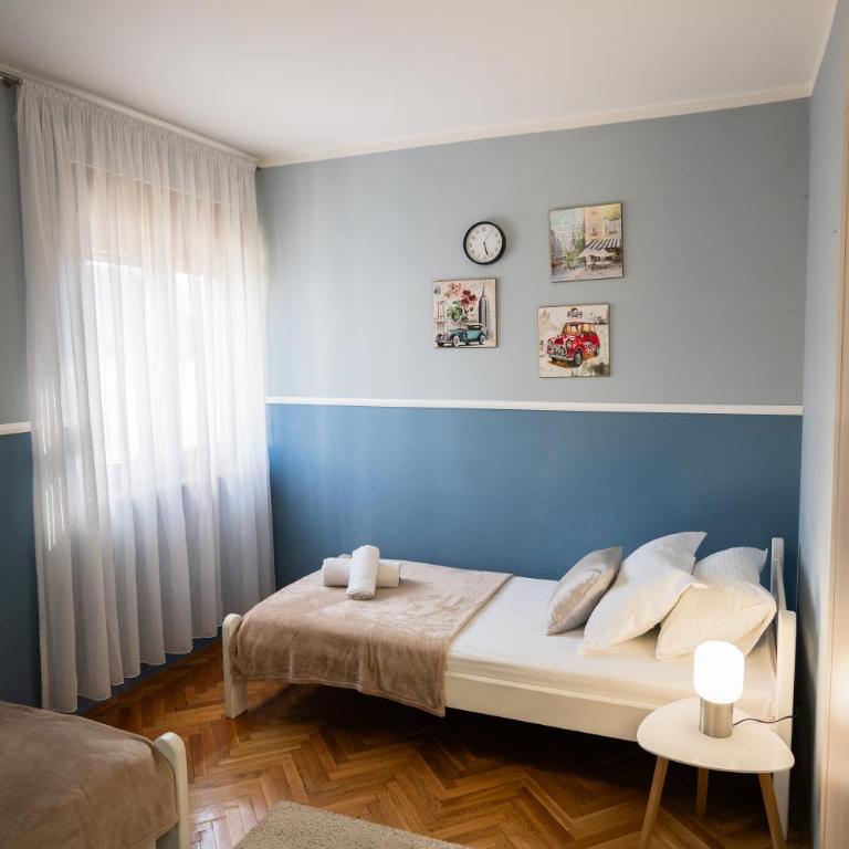 Apartman Emina - Three-Bedroom Apartment - 42