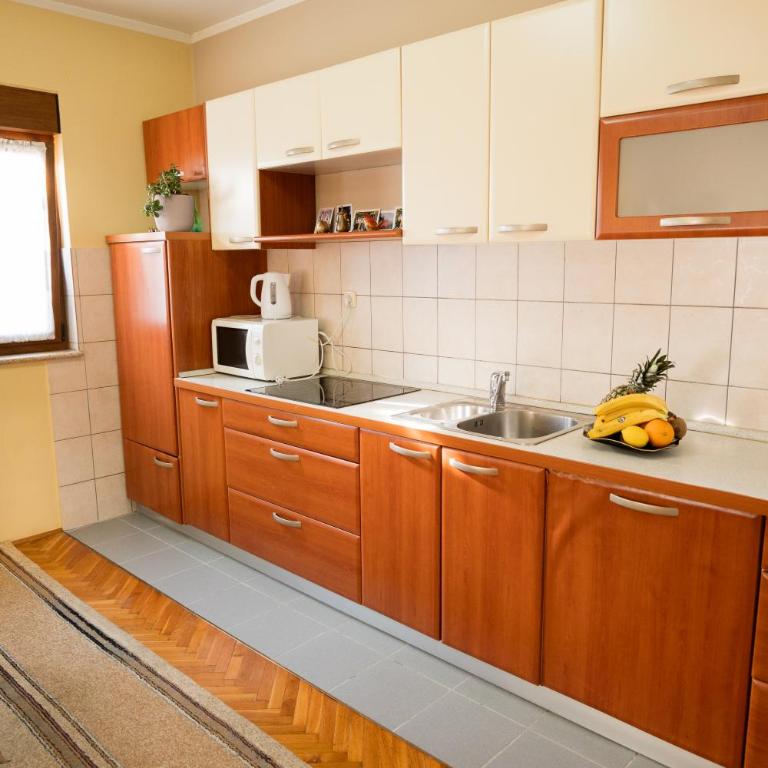 Apartman Emina - Two-Bedroom Apartment - 35