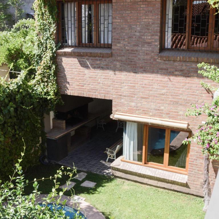 Excelente ubicacion! Casa grande con parrilla - Three-Bedroom House - 13