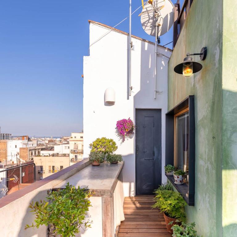 Apartment with Terrace Views of BCN - Studio Apartment - 41