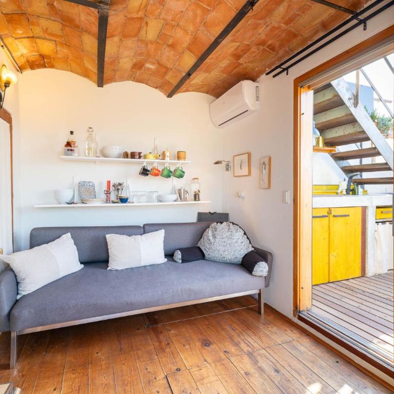Apartment with Terrace Views of BCN - Studio Apartment - 3