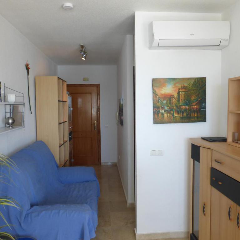 1 Bedroom Penthouse On Front Line Of The Beach - Apartment - 10