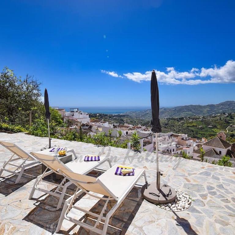 Casa Pomelo, Frigiliana Luxury center townhouse with pool and parking HansOnHoliday Rentals - Casa de 3 dormitorios - 5