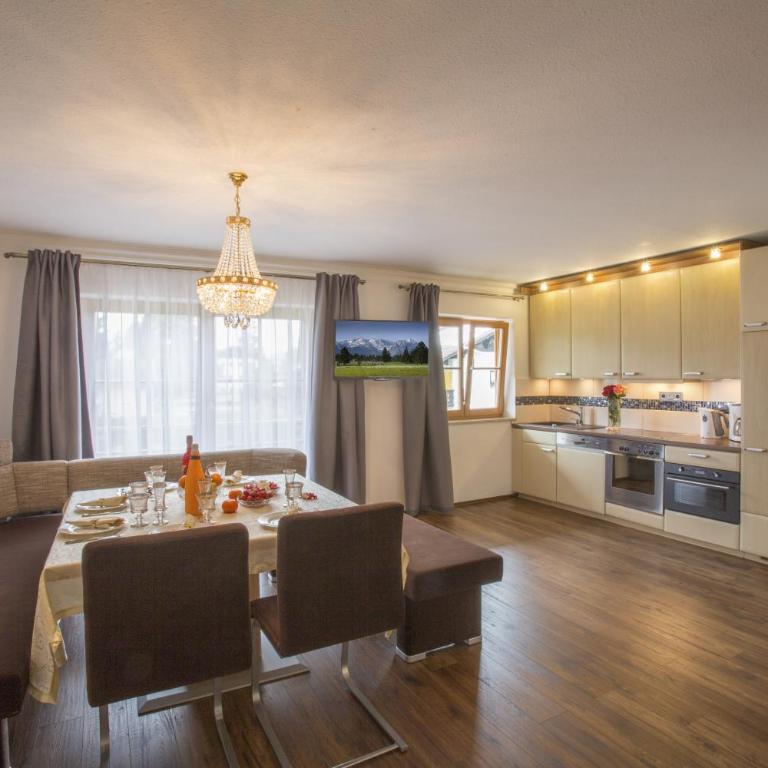 Golden GaPa Central Apartment 4 - Appartamento Centrale con 3 Camere da Letto e Vista Montagna - 1