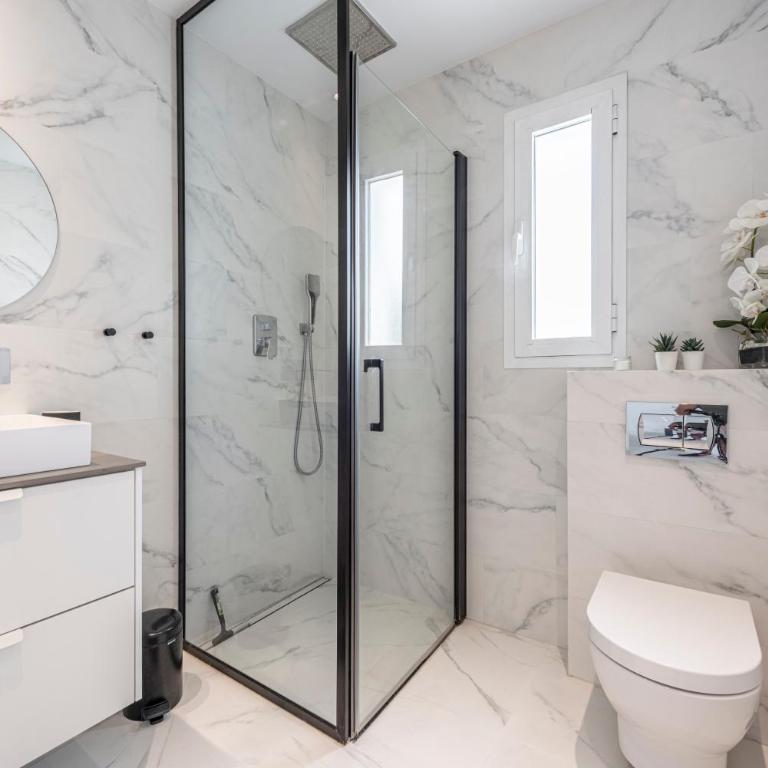 Azahara 2, Contemporary Scandinavian style open plan apartment with 2 terraces - Two-Bedroom Apartment - 11