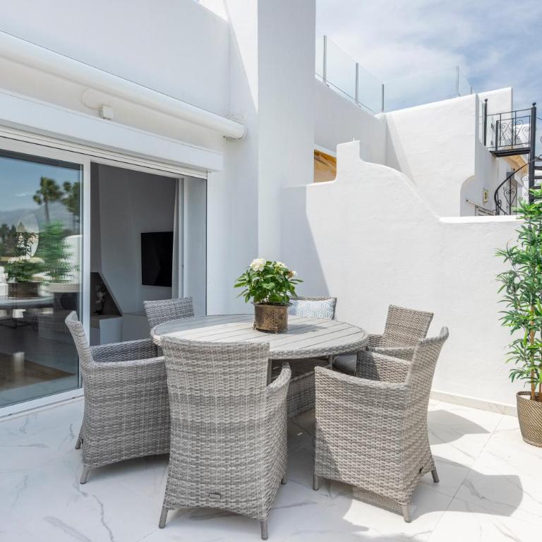 Azahara 2, Contemporary Scandinavian style open plan apartment with 2 terraces - Two-Bedroom Apartment - 13