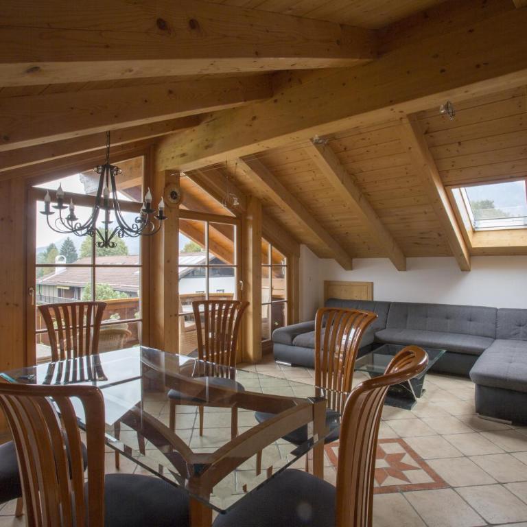 Golden GaPa Penthouse 1 - Deluxe Two-Bedroom Apartment with Mountain View - 13