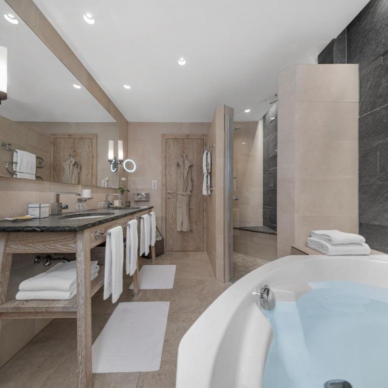 Hotel Hochschober - Deluxe Doppelzimmer mit Balkon - 1