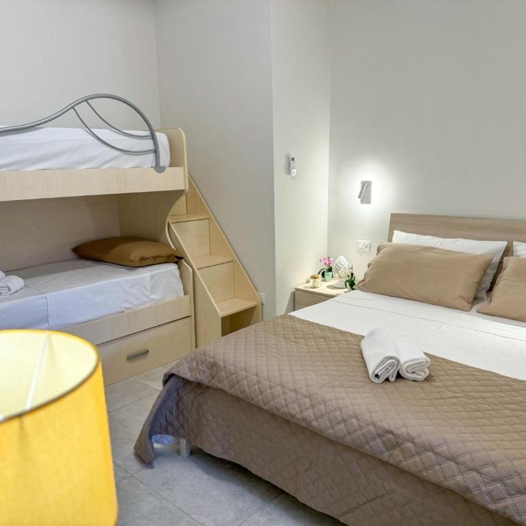 Vicoletto Fiorito - Standard Vierbettzimmer - 8