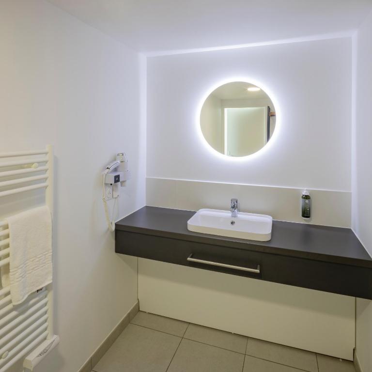 All Suites Appart Hôtel - Le Havre Centre - Les docks - Suite Exécutive (Lit Double et Canapé-Lit) - 1