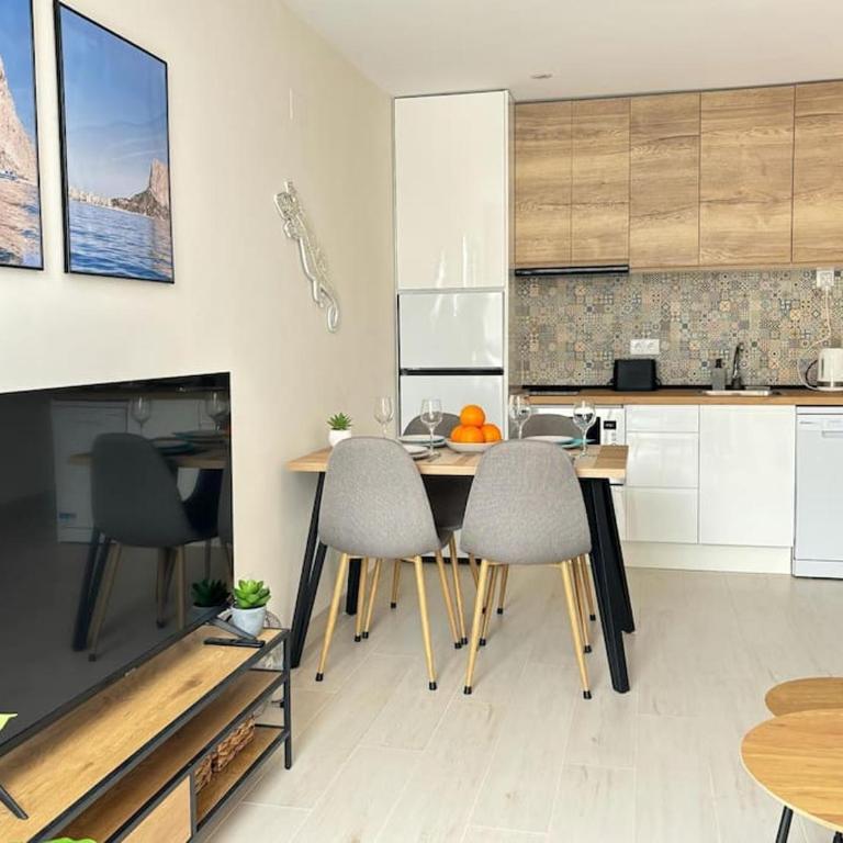 Blue armchair with sea view Apartment in Calpe - One-Bedroom Apartment - 12
