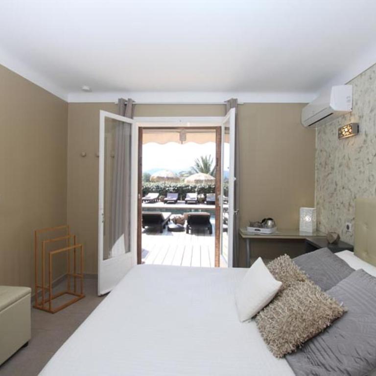 Villa Tricoli B&B avec Piscine - Chambre Double avec Terrasse - 9