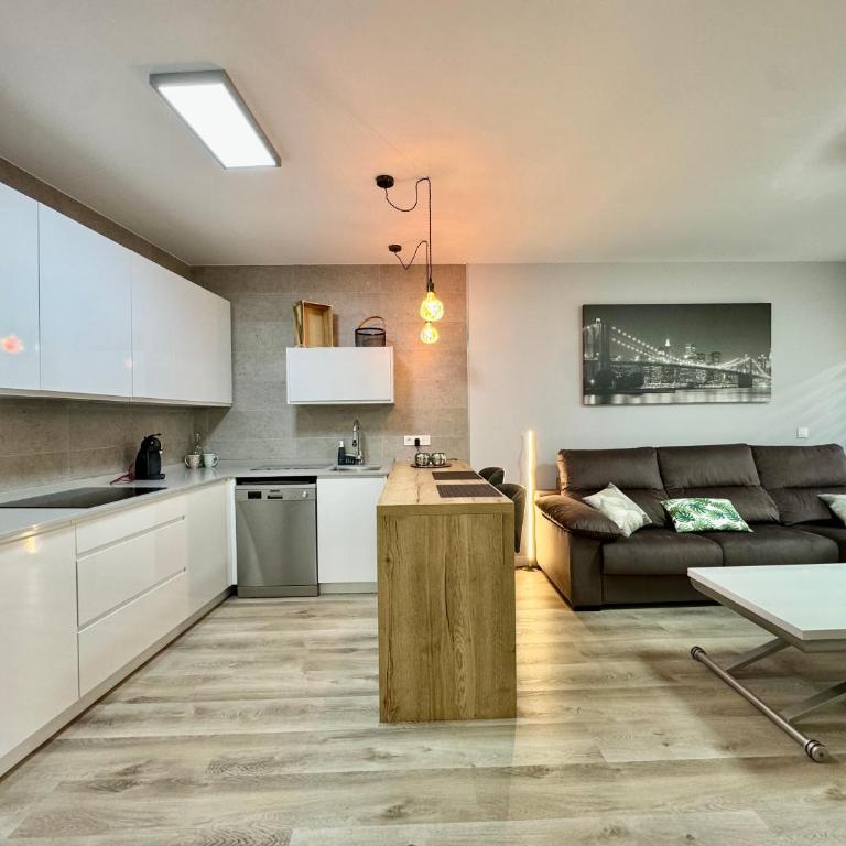 Dreaming Trinidad - free parking - Two-Bedroom Apartment - 1