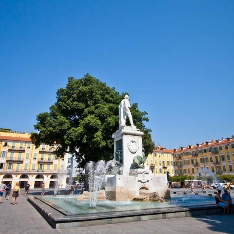 Magnifique appartement au cœur du Vieux Nice - Appartement 2 Chambres - 38